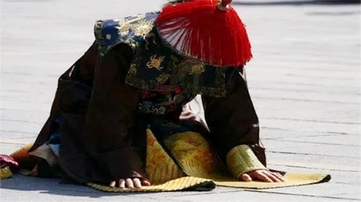 野史：雍正喝茶，店家说毛尖五百文一斤，太监：三十两一斤