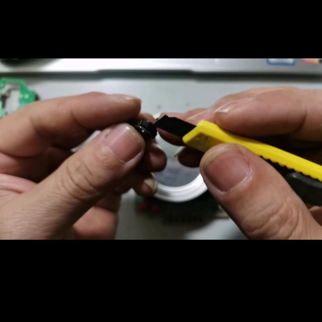 帮小姐姐修个小鼠标，小小的滚轮来回跳，小小的烦恼帮他除...