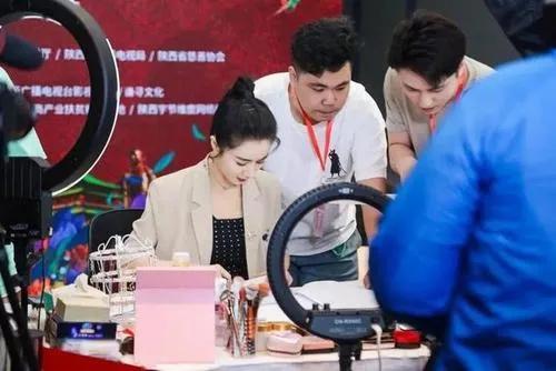 网红薇娅，收割一个时代的带货女王