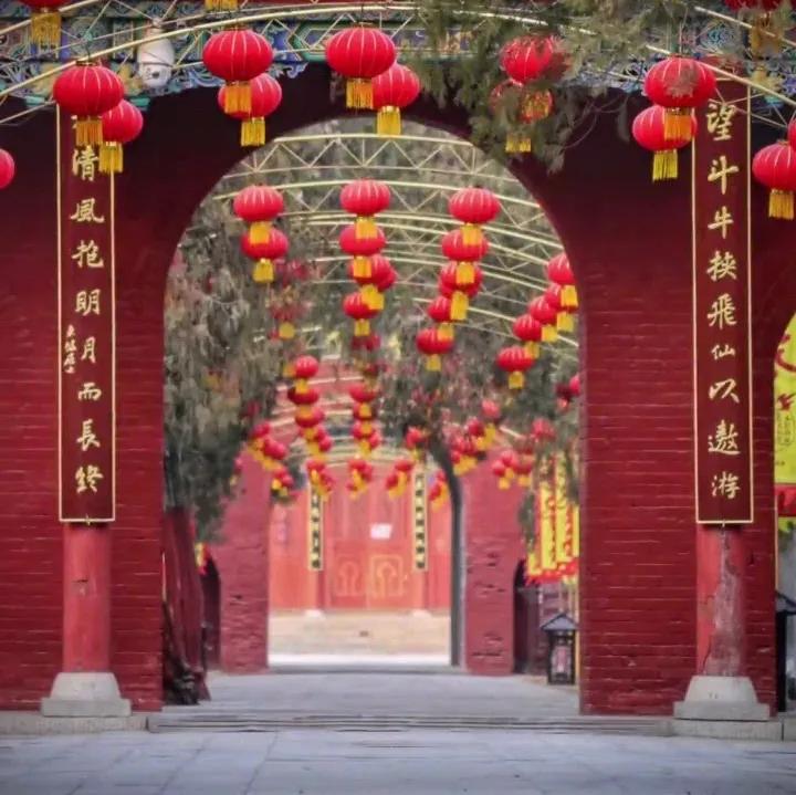 淮阳太昊伏羲陵草园,淮阳太昊伏羲陵压缩馍摊位最高价