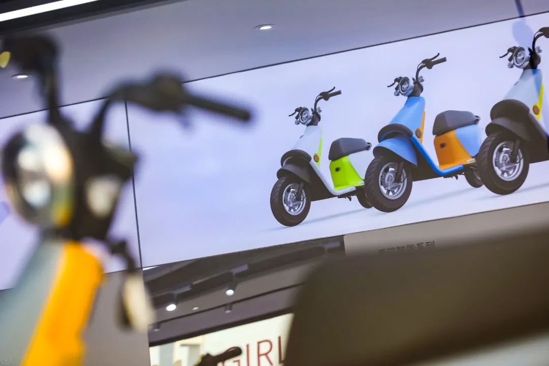 铅酸锂电池黑金哪个安全性好,铅酸锂电池石墨烯哪个好