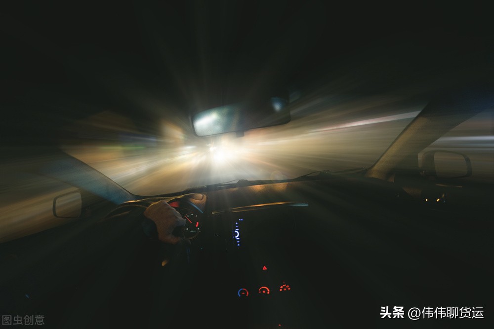 33岁卡车司机，富士康辞工创业，亏10万块，跑货运还债