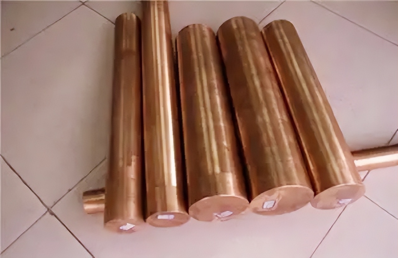 10年*疆新**惊现一种灰石头，毒性十分强烈，专家：这是一种稀有金属