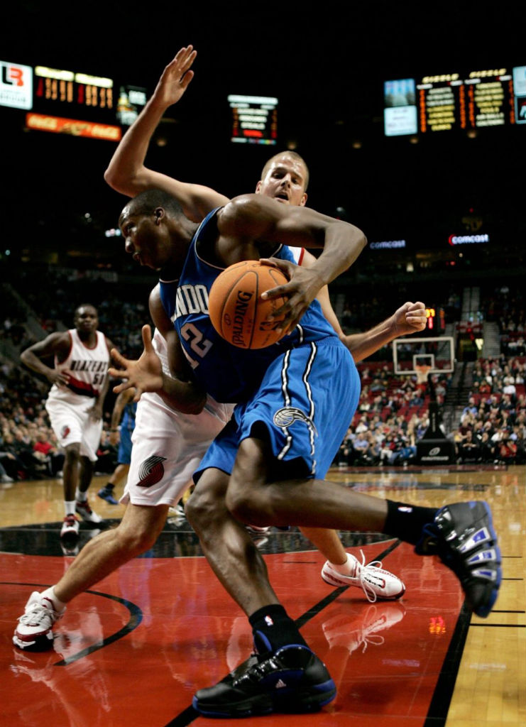 德怀特霍华德奥兰多,阿迪达斯霍华德历代篮球鞋图片