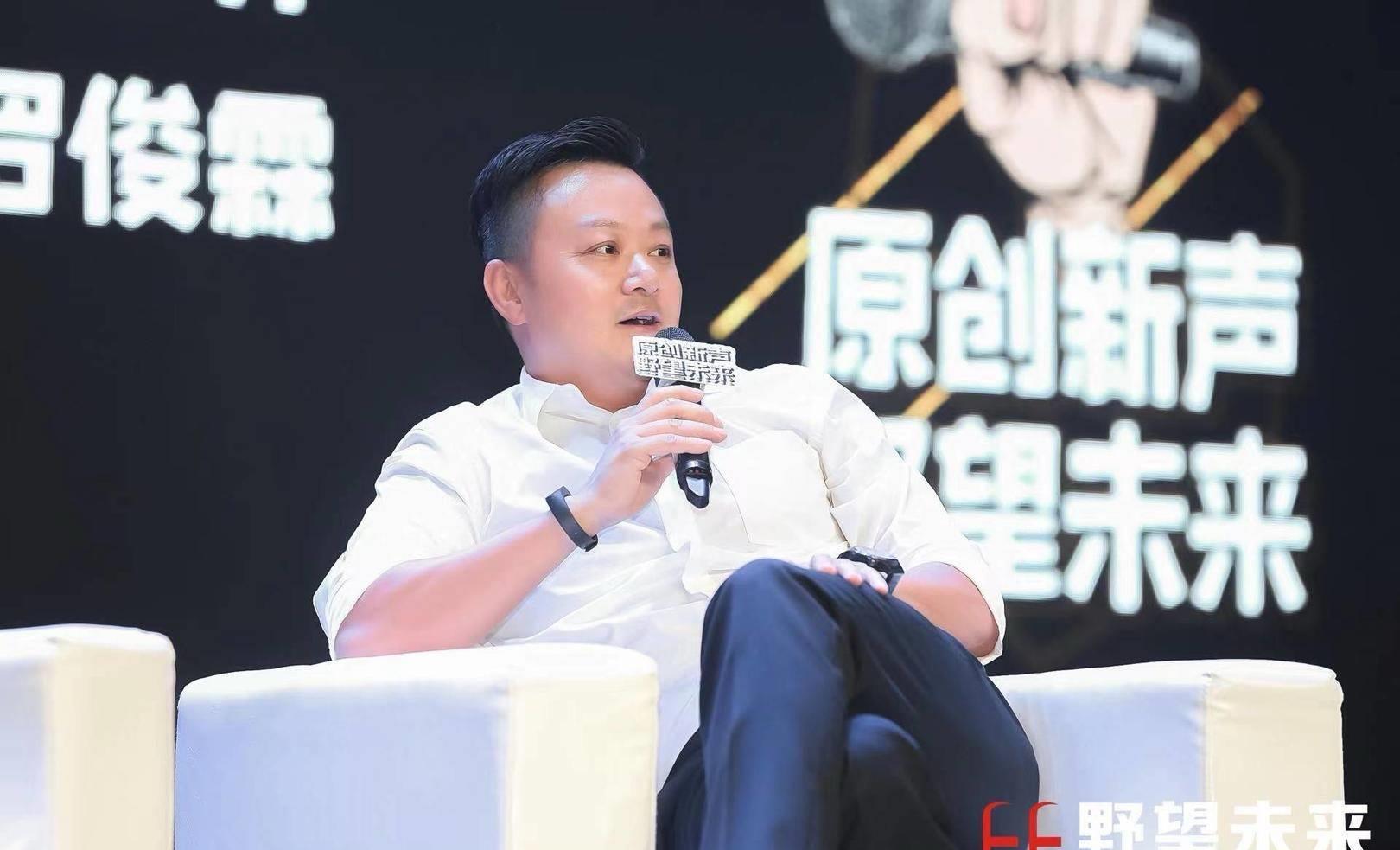 城市的翅膀男声版,城市的翅膀完整的歌词