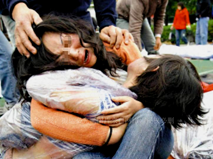 #男子第一次被*技师女**“按摩”,兴奋过度后竟失去了生命!