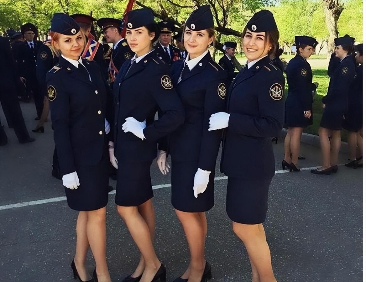 乌克兰进行最后挣扎，拉6万女兵上战场，却不给卫生用品