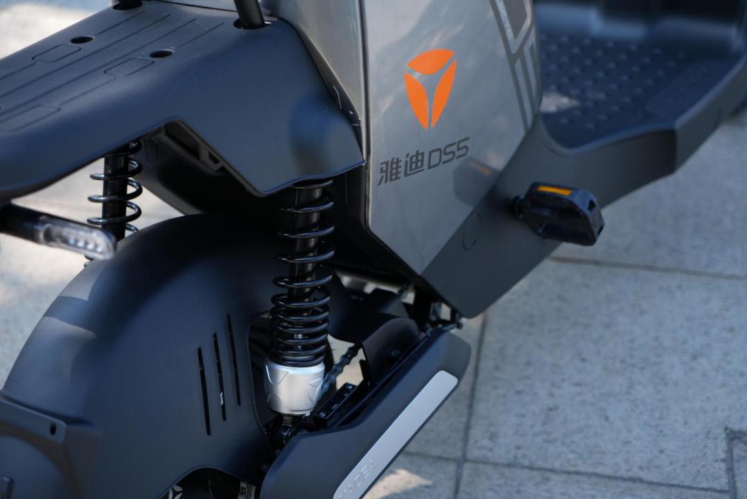 雅迪电动2手车,雅迪ds5是线上款还是线下款