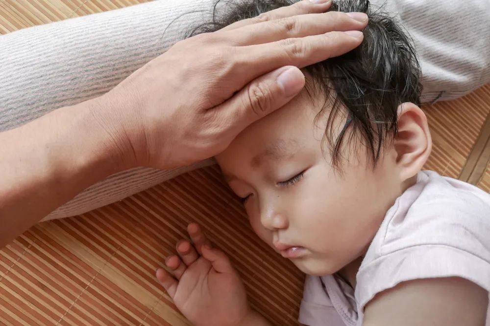 小孩的舌头出现小红点点,小儿舌头的各种症状如何解决