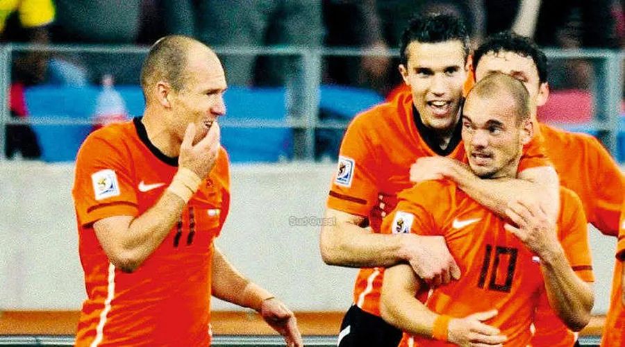 梅西对荷兰怒推对手,梅西谈下轮将对阵荷兰