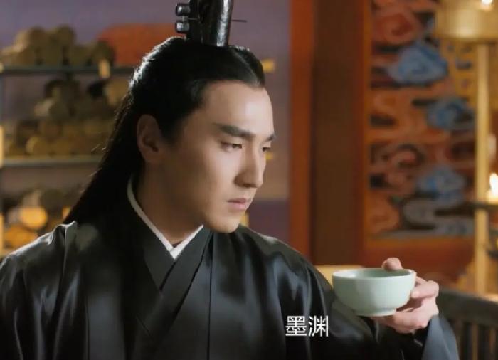 三生三世白浅跟墨渊断绝师徒关系,三生三世白浅抱着墨渊