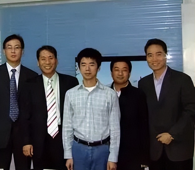 黄章创业经历,黄章16岁