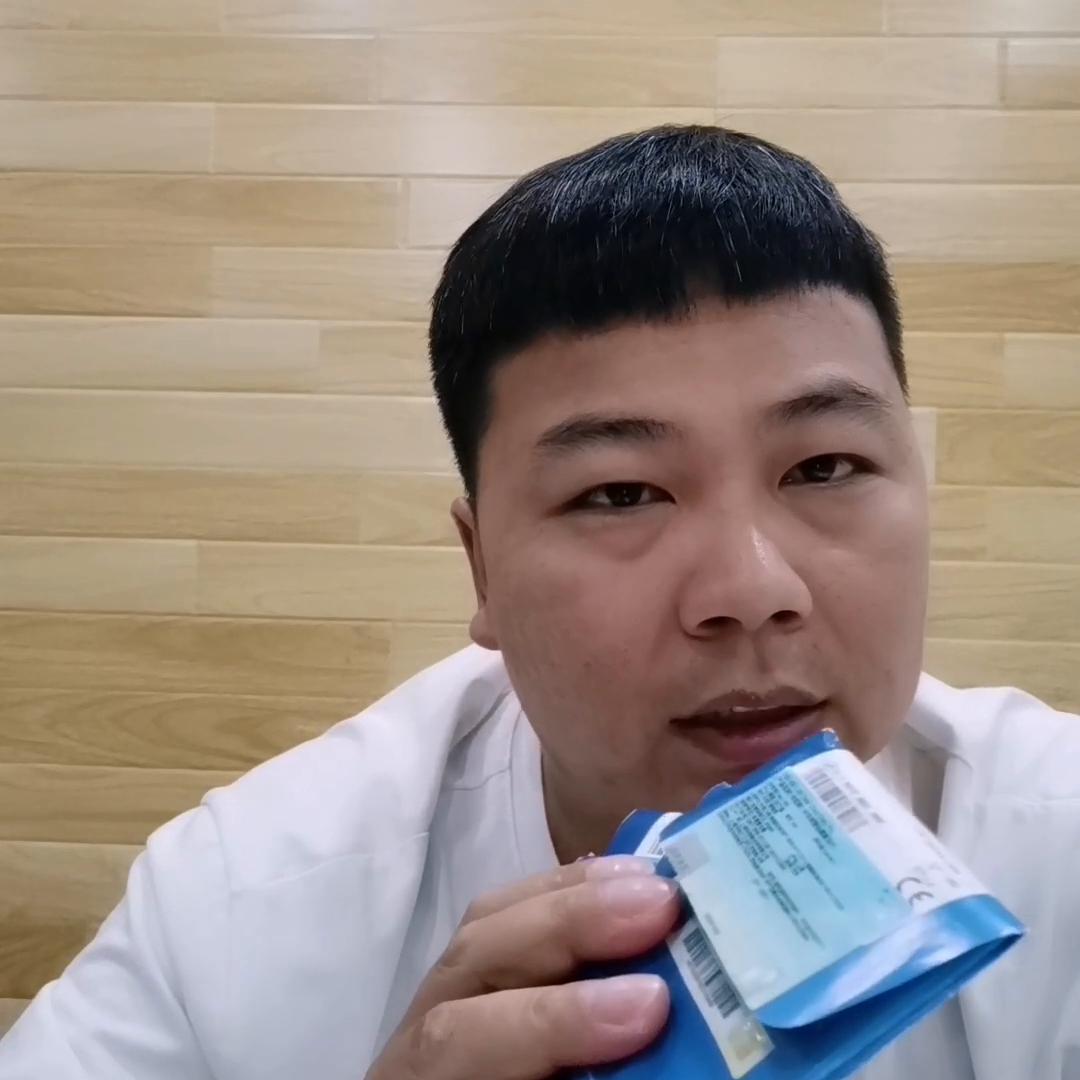 依视路膜洁镜片功能,依视路膜洁镜片有字母吗