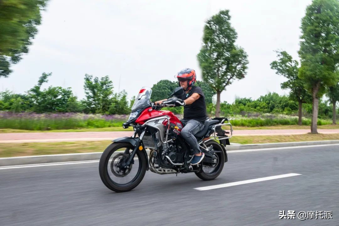 对比评测cb500x,ds525x对比本田cb400x