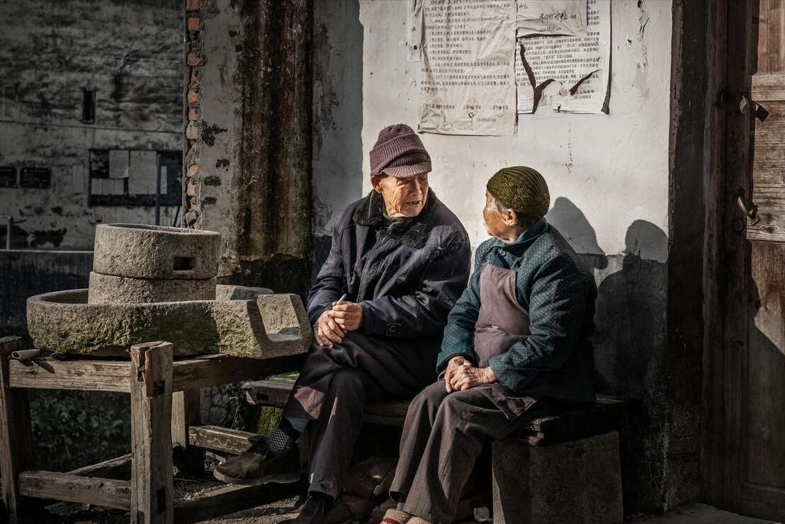 67岁和老伴每月退休金,我和老伴都70多了有高龄补贴吗