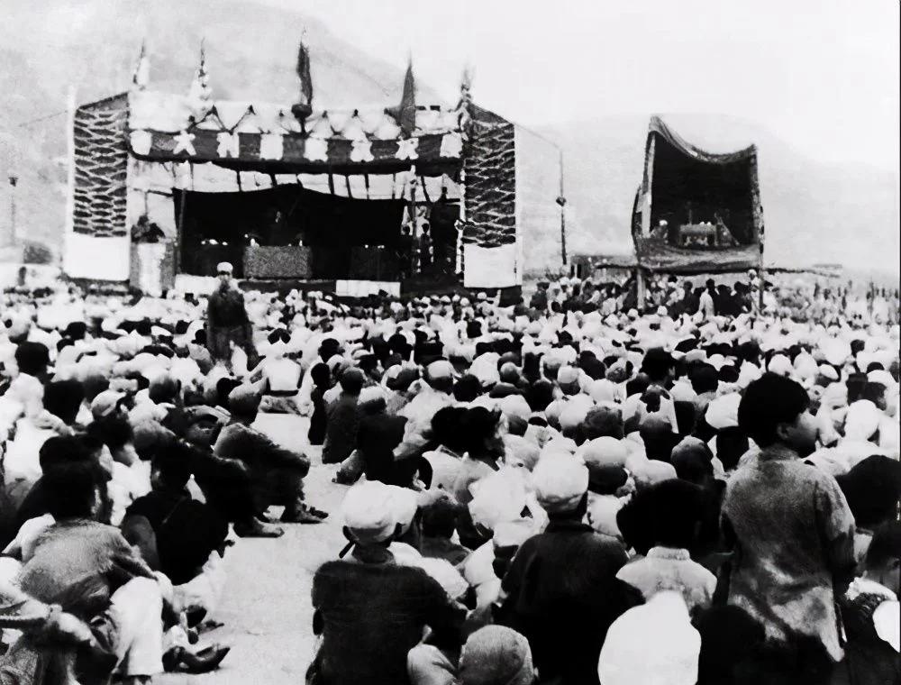 伪军放过八路军,伪军抓住了抗日战士