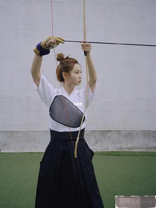 中国弓箭和西方弓箭哪个更强,中国弓和英国弓的对比