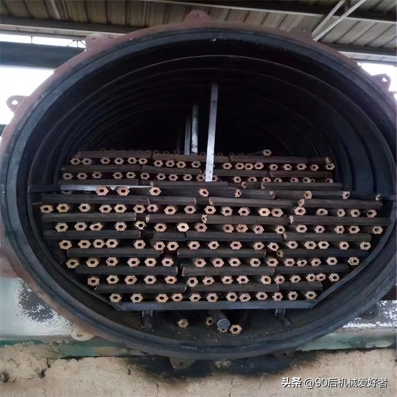 机制木炭制作成本多少钱一斤,机制木炭一吨能挣多少钱