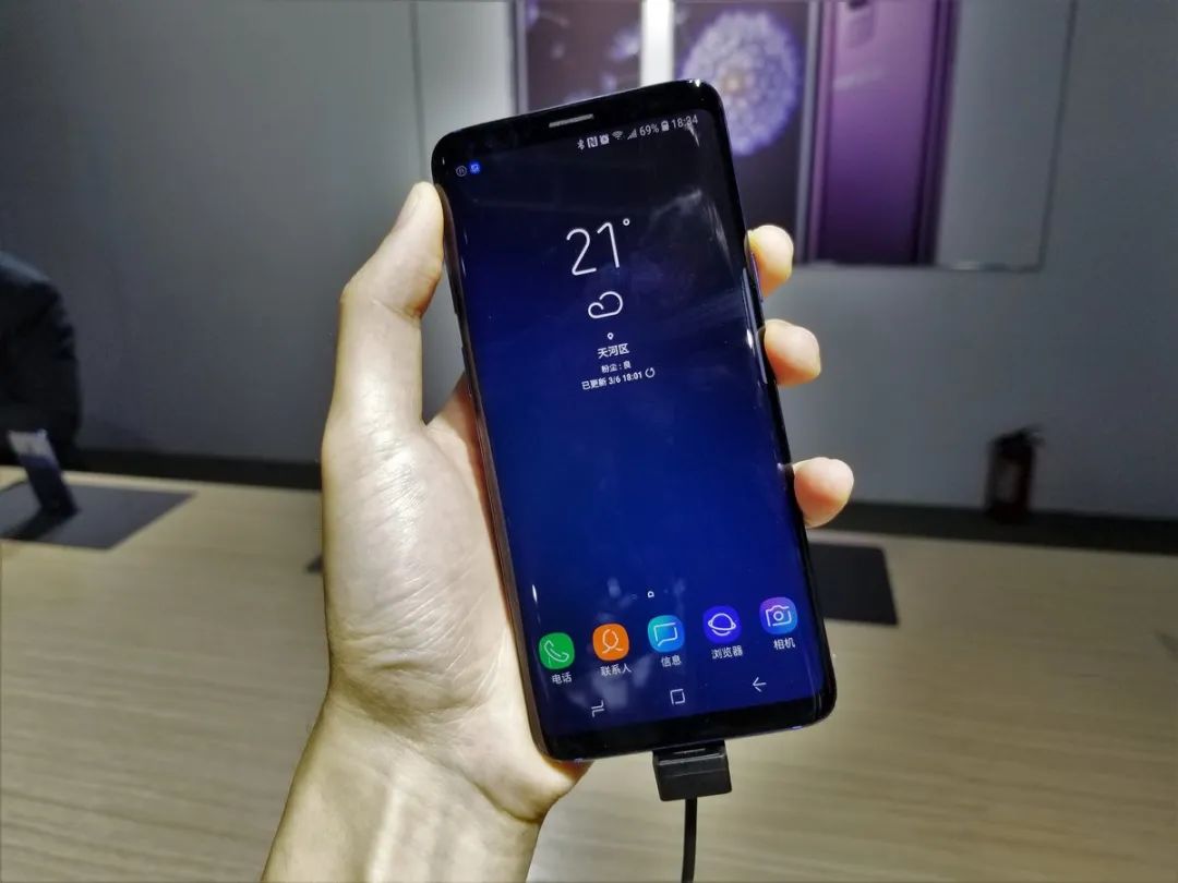 手机曲面屏有哪些优点和缺点,手机为啥不流行曲面屏了