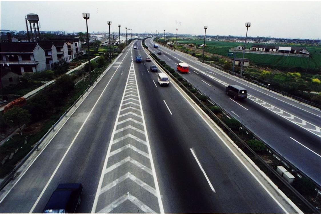 高速公路3000公里免费何时开始,国务院2020高速费免费时间