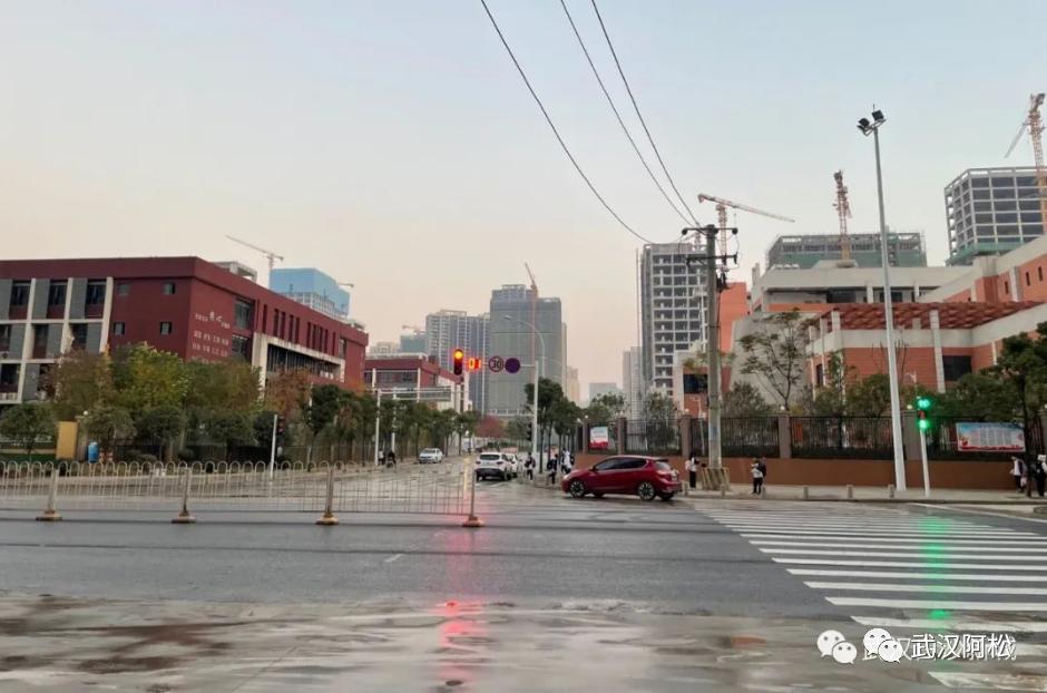 万众期待的首条地铁,4条地铁集中开工