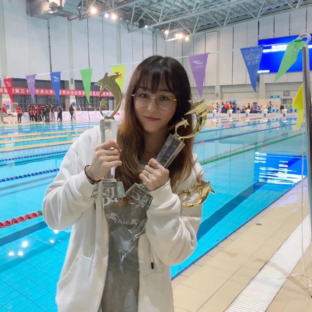 中国大学篮球比赛高燃,世界冠军助阵表演视频