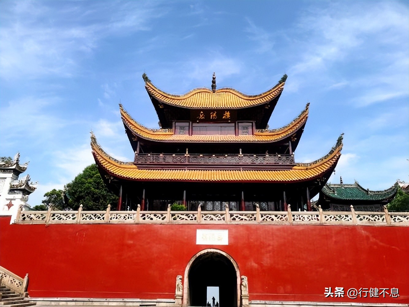 描写四大古楼的诗句,中国四大古楼有关诗词