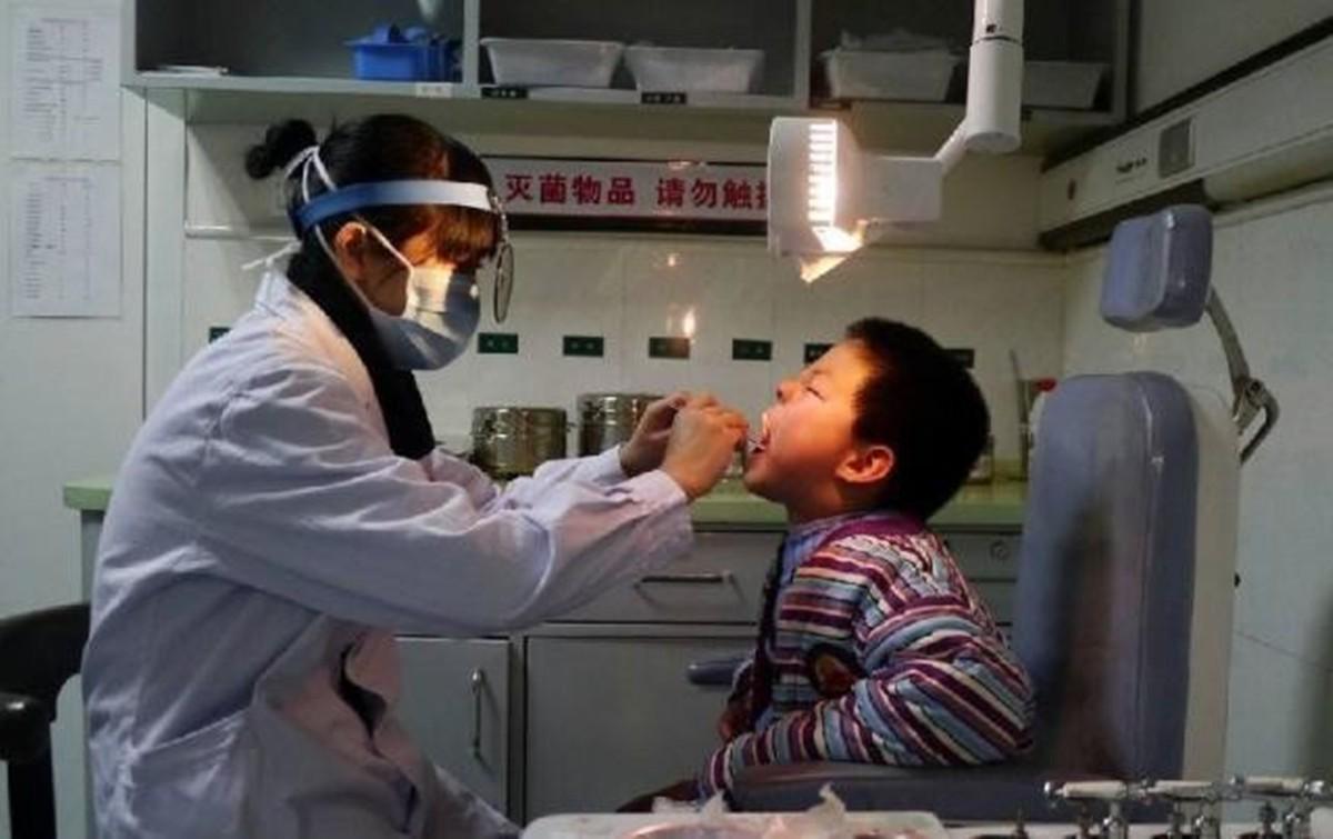 孩子被鱼刺卡喉图文,孩子被鱼刺卡喉正确做法应该怎样