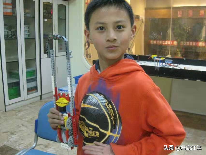 初中孩子抑郁什么原因,孩子的同学抑郁怎么办