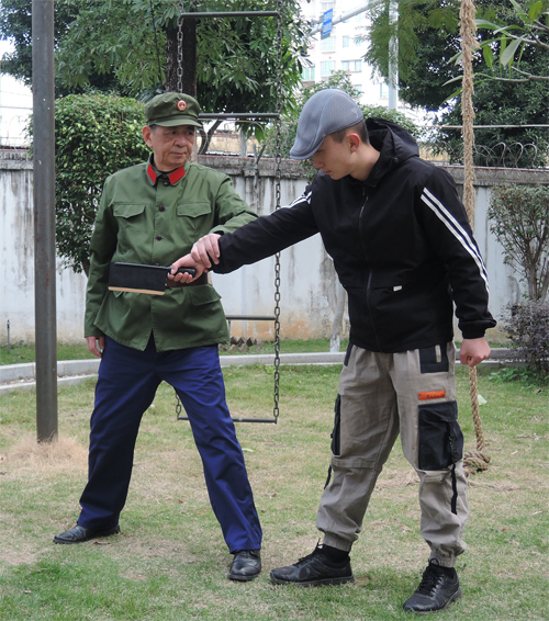 最新擒敌技术教材,男女格斗防身实用技巧