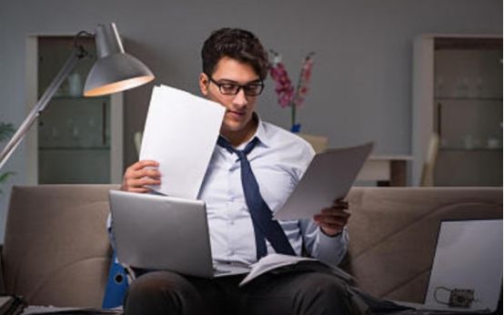 普通人如何做自媒体赚钱,普通人做自媒体哪个领域最赚钱