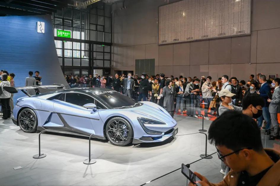 只要有车开就不要想着换车,有车就先开着等有钱了再换好车