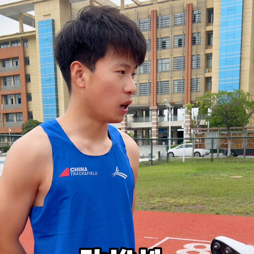 测试顺利,这双鞋子目前还没有上市,听说价格非常低,大家...