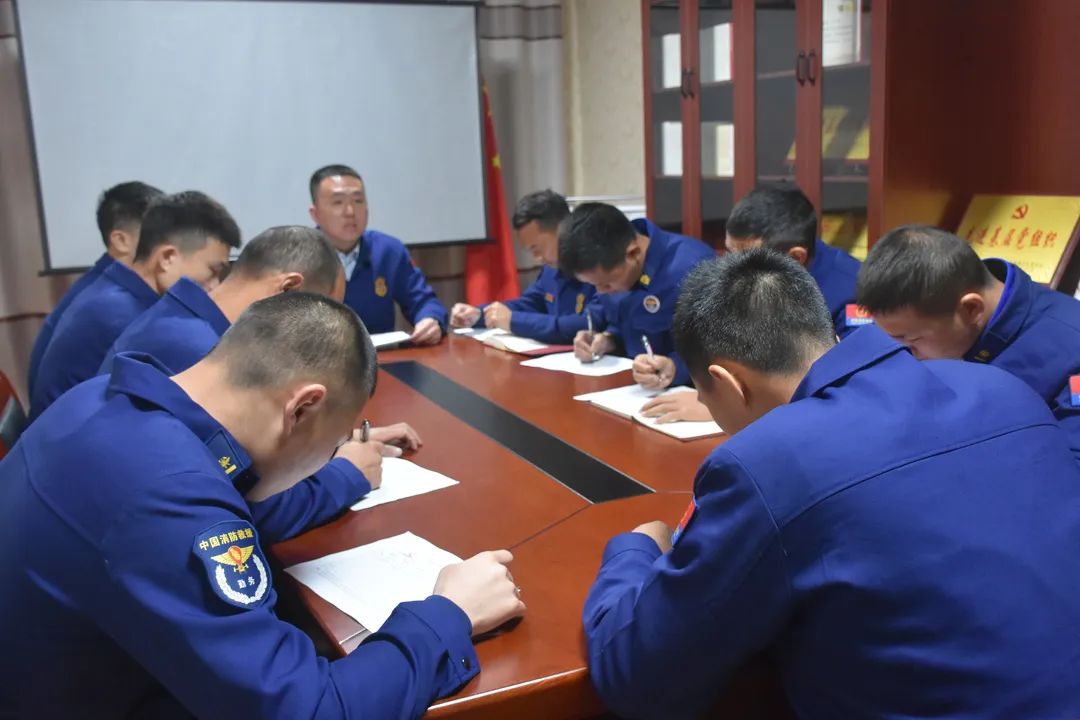 坚持党建引领建强支部战斗堡垒,强化党建引领提升党支部凝聚力