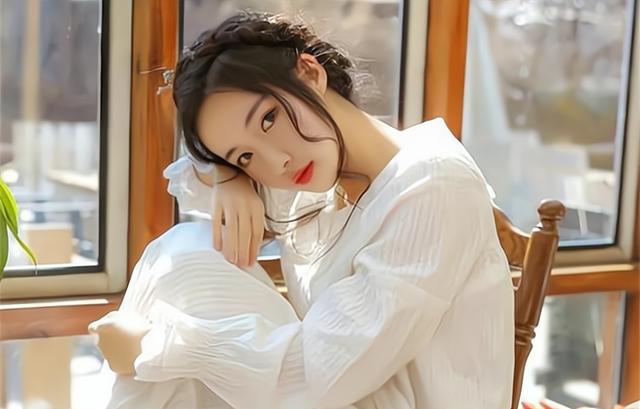 夫妻离婚10年接到前夫的三万块钱,离婚8年收到前夫打来的一笔巨款