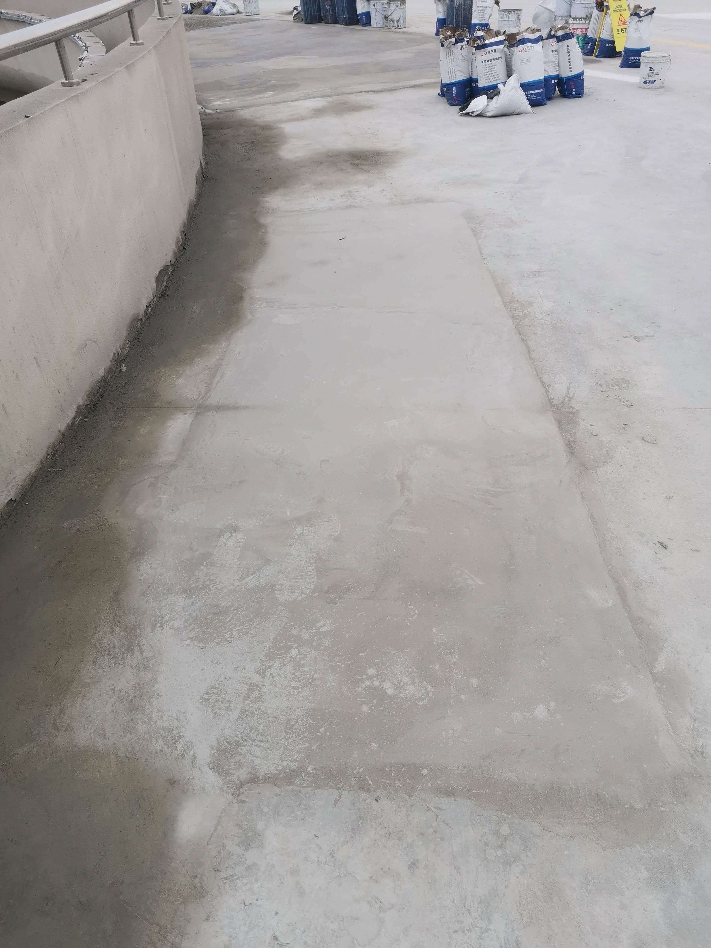 路面快速修补砂浆有气泡怎么办,乡村混凝土路面起砂最佳修补方案