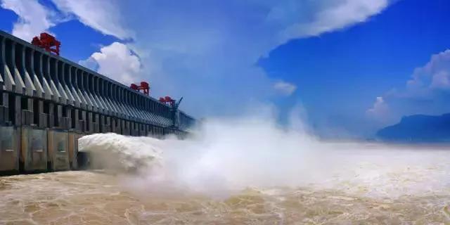 三峡大坝船闸视频,三峡大坝在哪个省哪个县