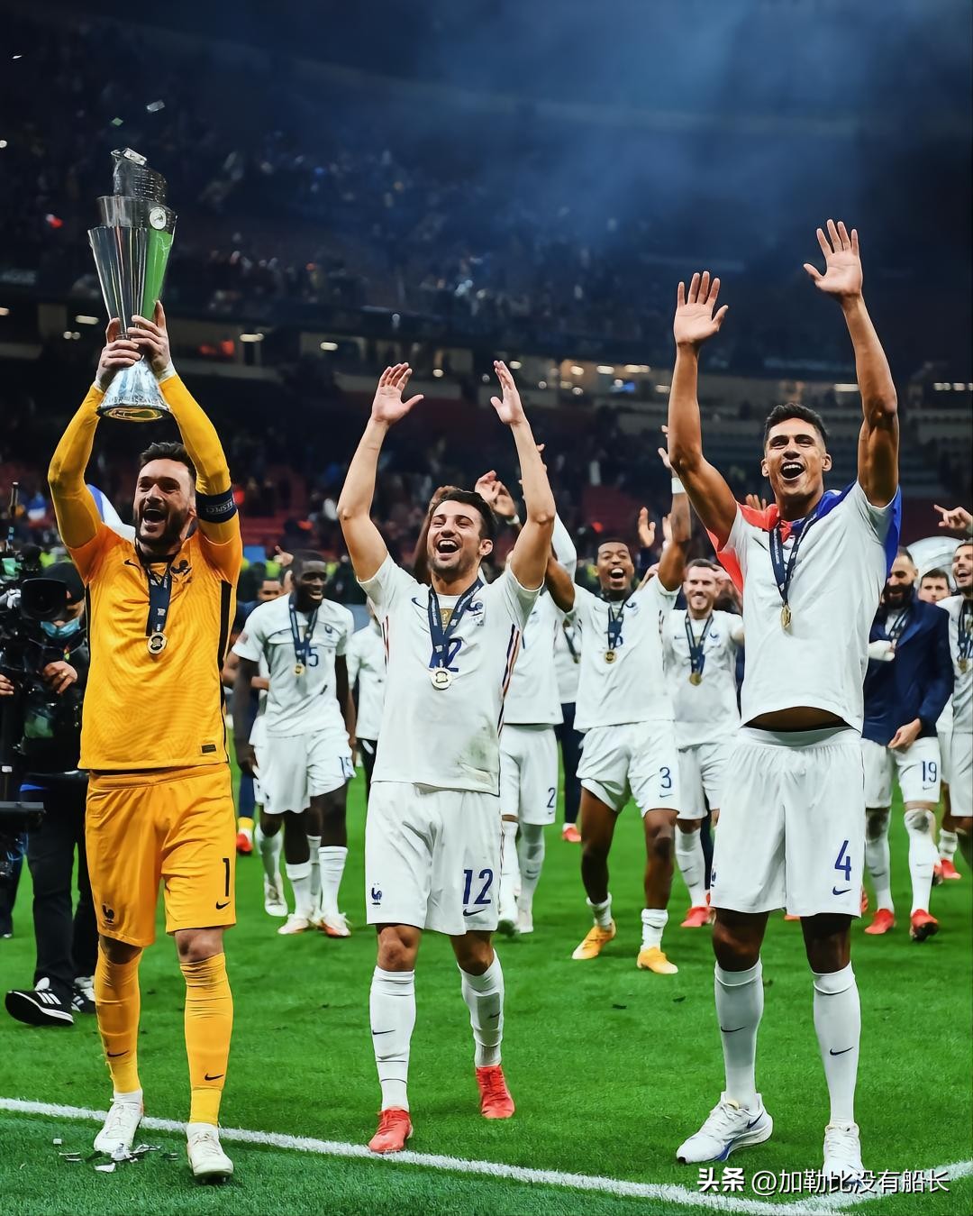 世界足球十大球星退役,世界十大退役球星排名