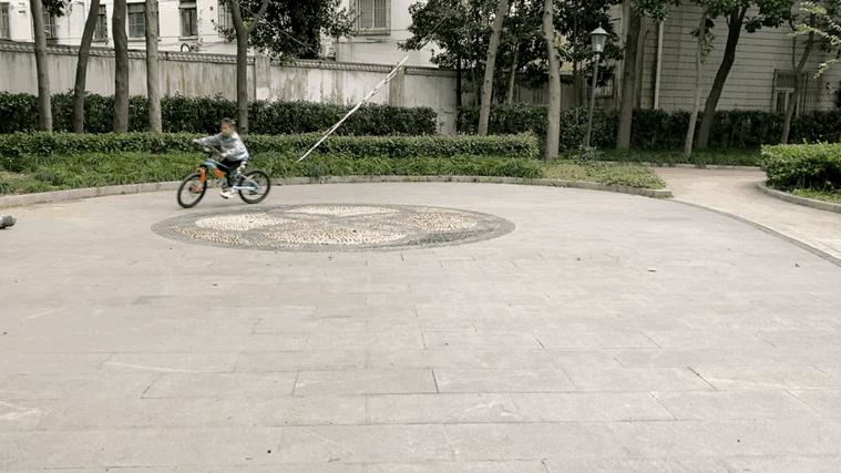 可以让小孩玩的越野车,柒小佰儿童变速山地自行车测评