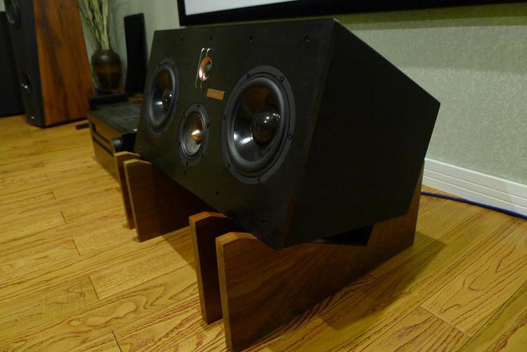 家庭影院中置环绕需要调高低音吗,家庭影院中置声道怎么调