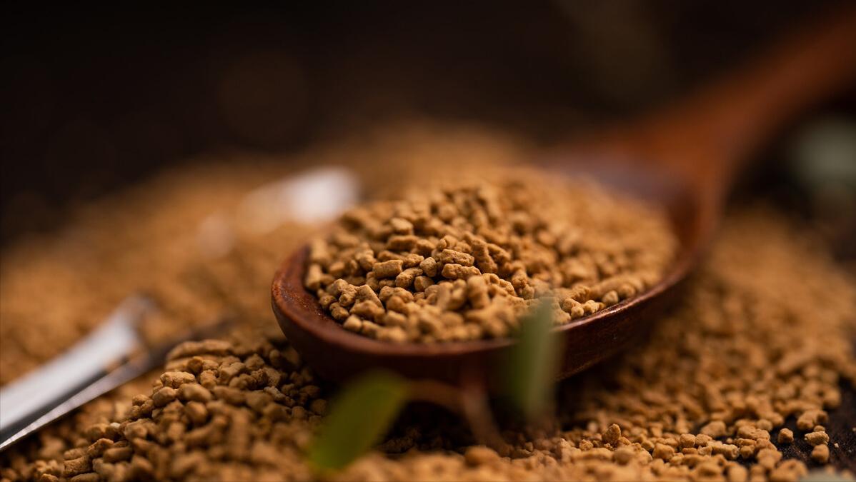 宫腔内膜息肉可以药物治疗吗,宫腔内高回声考虑内膜息肉怎么办