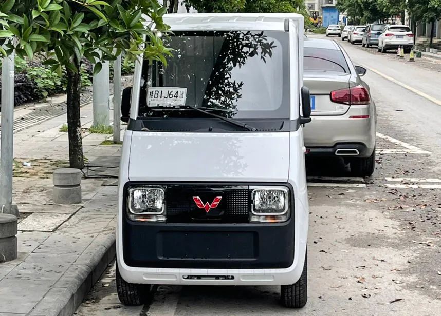 全新一代amgc43曝光,性能炸裂双门四座实拍amgc43轿跑