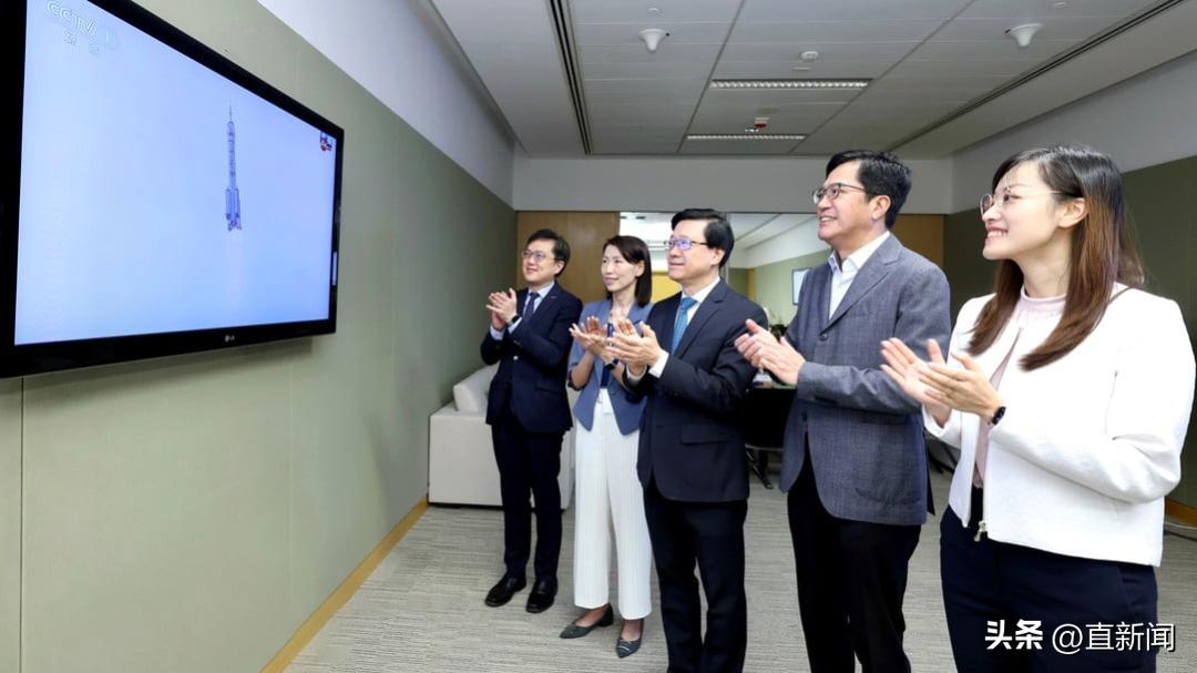李家超：我与同事们一起收看神舟发射丨香港一日