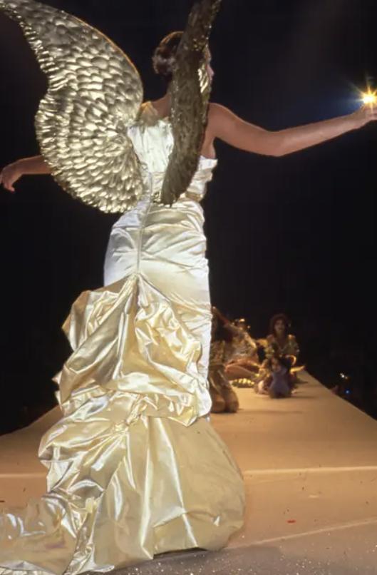 BLACKPINK全员上身的品牌究竟什么来头？