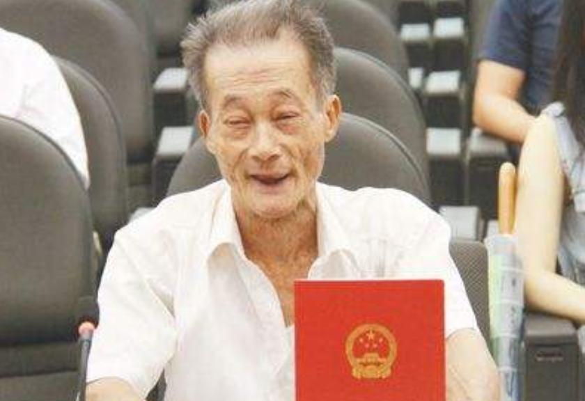 房屋70年产权到期后拆迁有赔偿吗,购买商品房70年产权到期后怎么弄