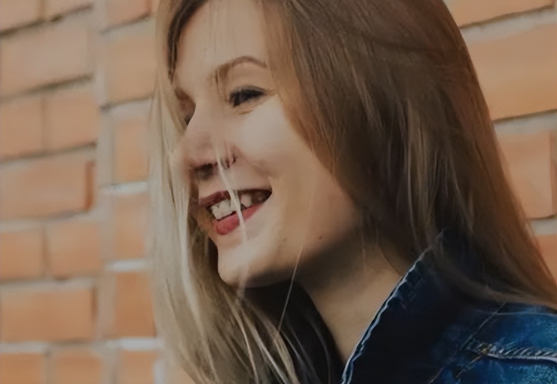 女性尖锐性湿疣最初是肉疙瘩吗,女性尖锐性湿疣身上会长疙瘩么