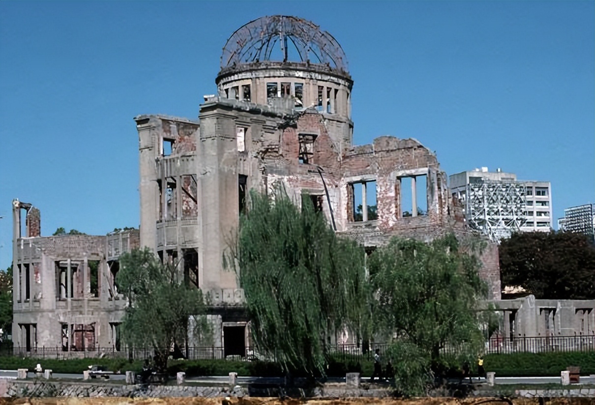 日本广岛核弹爆炸真实视频,日本广岛的核弹威力危害