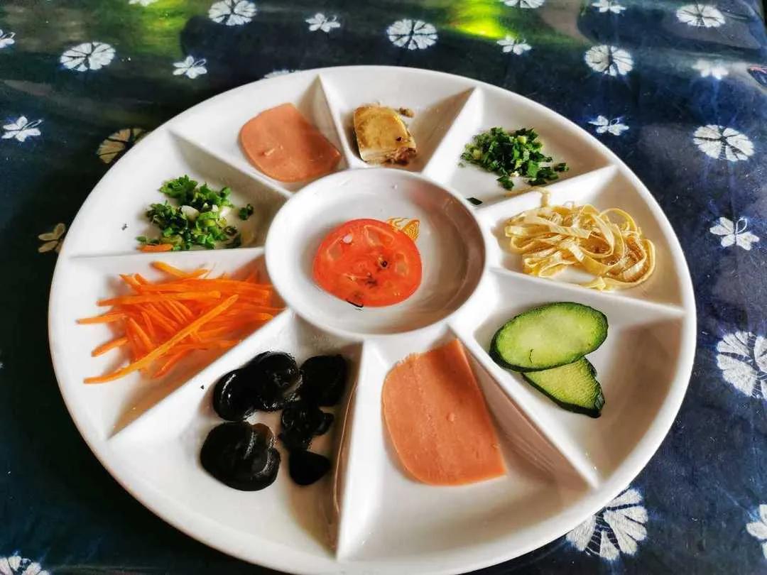 蝴蝶泉洱海大理古城崇圣寺三塔,云南旅游蝴蝶泉