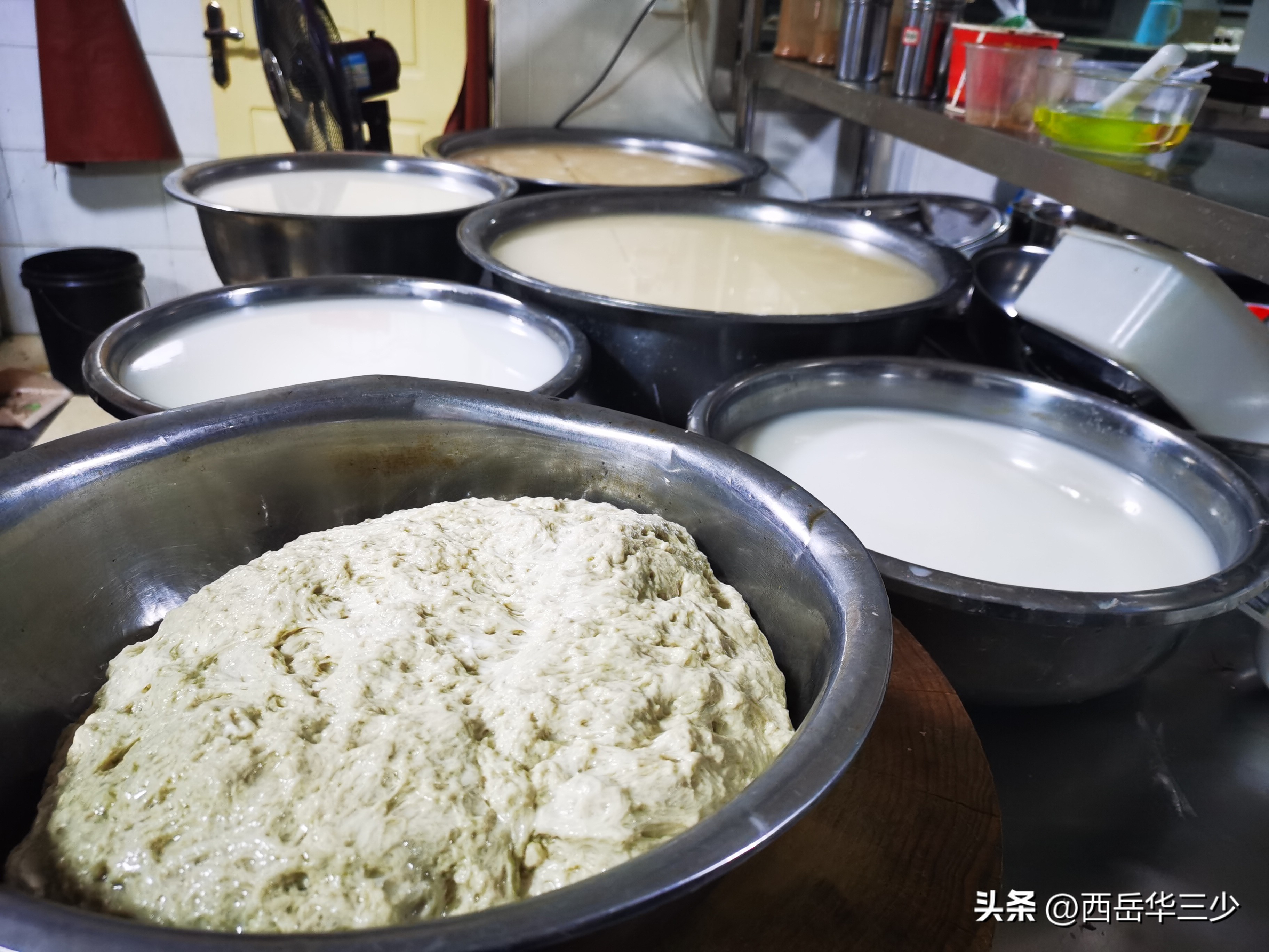 凉皮制作的详细工序,做凉皮需要几个步骤