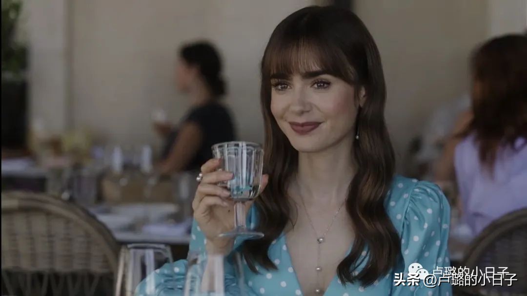 法国版小时代，狗*恋血**情刷新三观，女主的“法式”穿搭再次被吐槽